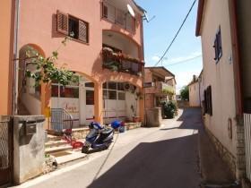 Apartment Free Parking Big Garden Peroj Exterior foto