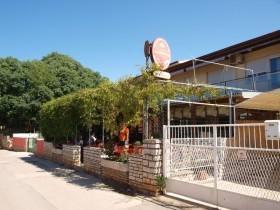 Apartment Free Parking Big Garden Peroj Exterior foto